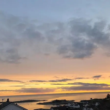 Апартаменты Sogndalstrand With A View! Sogndalsstrand